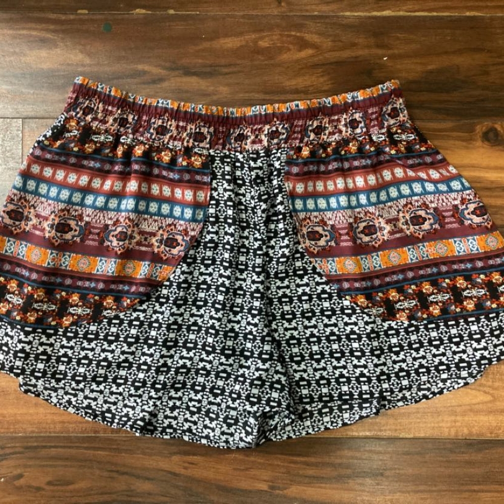 Xhilaration | Tribal | A-Line Shorts | XXL